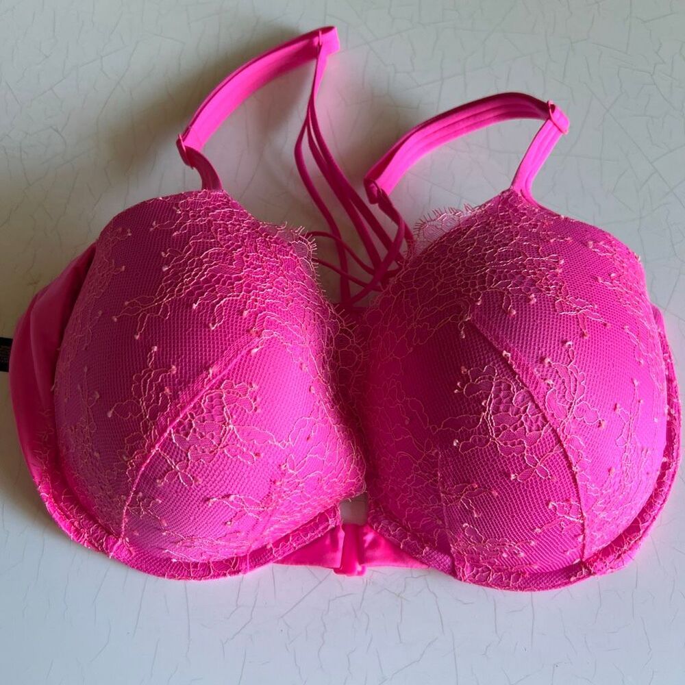 Victoria’s Secret lacy padded strappy bra 36DD